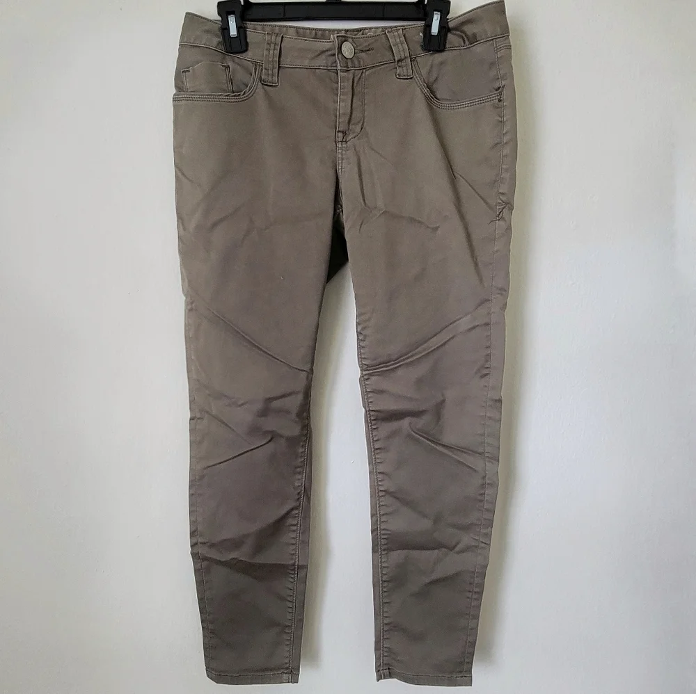 American Rag | 9S Curvy Olive Green Skinny - Picture 1 of 4